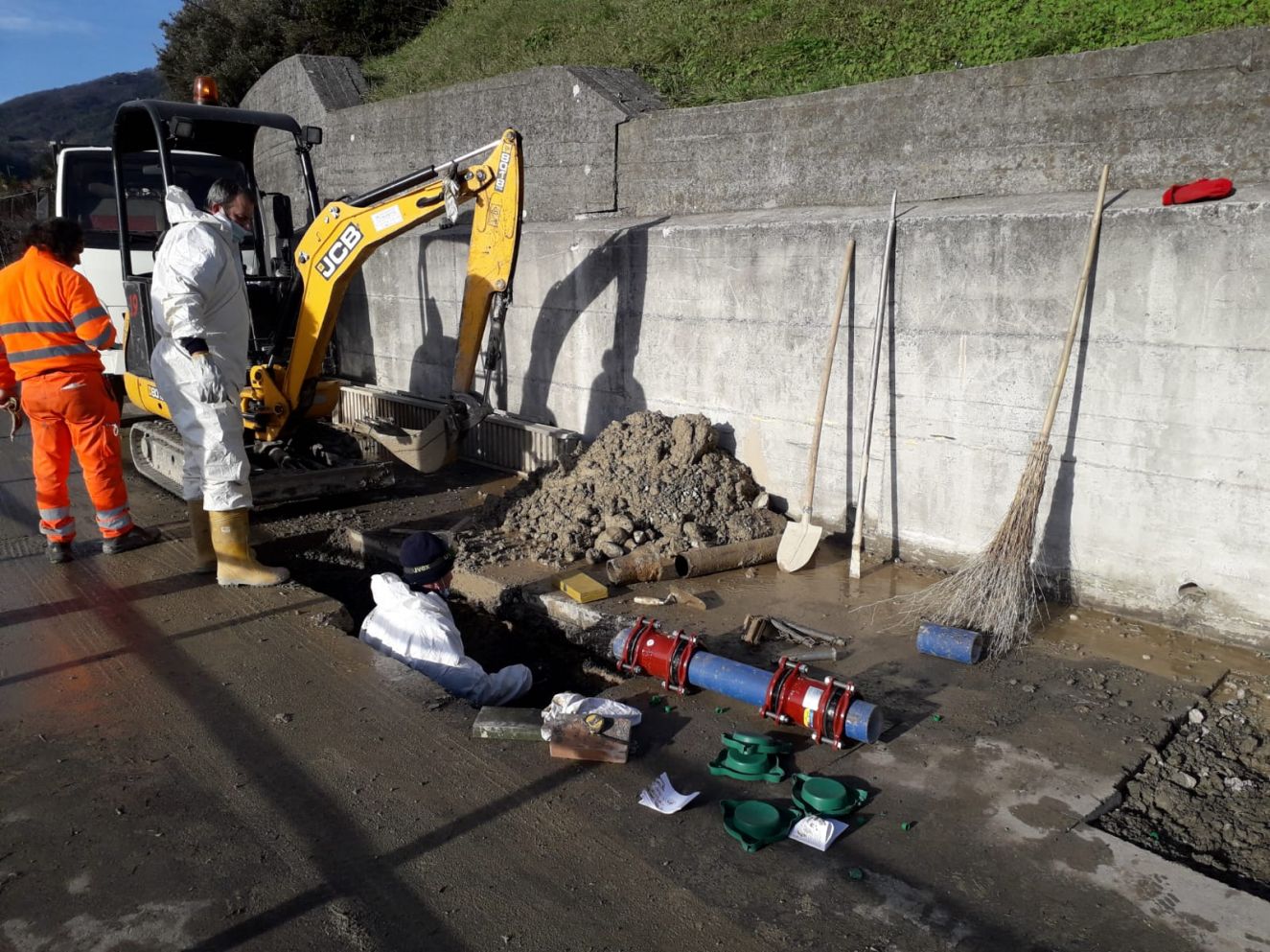 Genova, salta un tubo per il gelo: decine di famiglie senz'acqua a Murta 