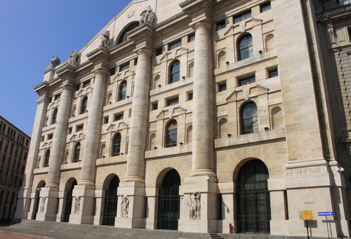 Borsa, giornata tiepida a Piazza Affari: Milano guadagna lo 0,24%