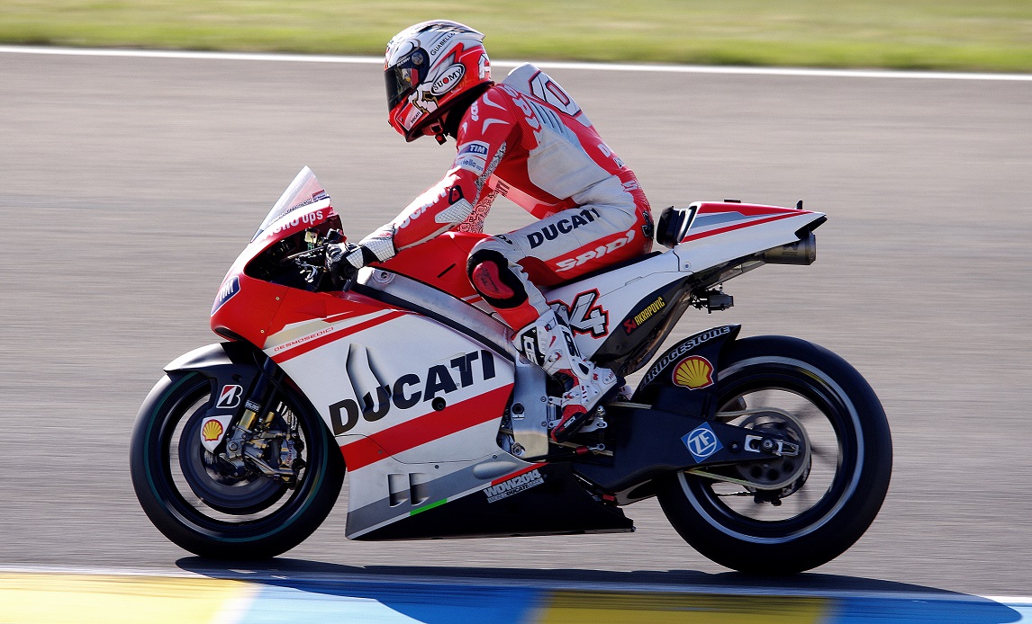 Infortunio per Andrea Dovizioso durante una gara di motocross