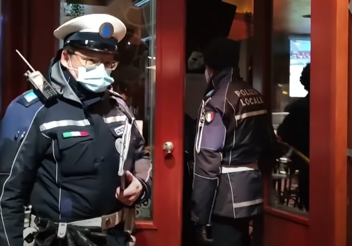 Ventimiglia, francesi a cena al ristorante: multati i clienti e il titolare