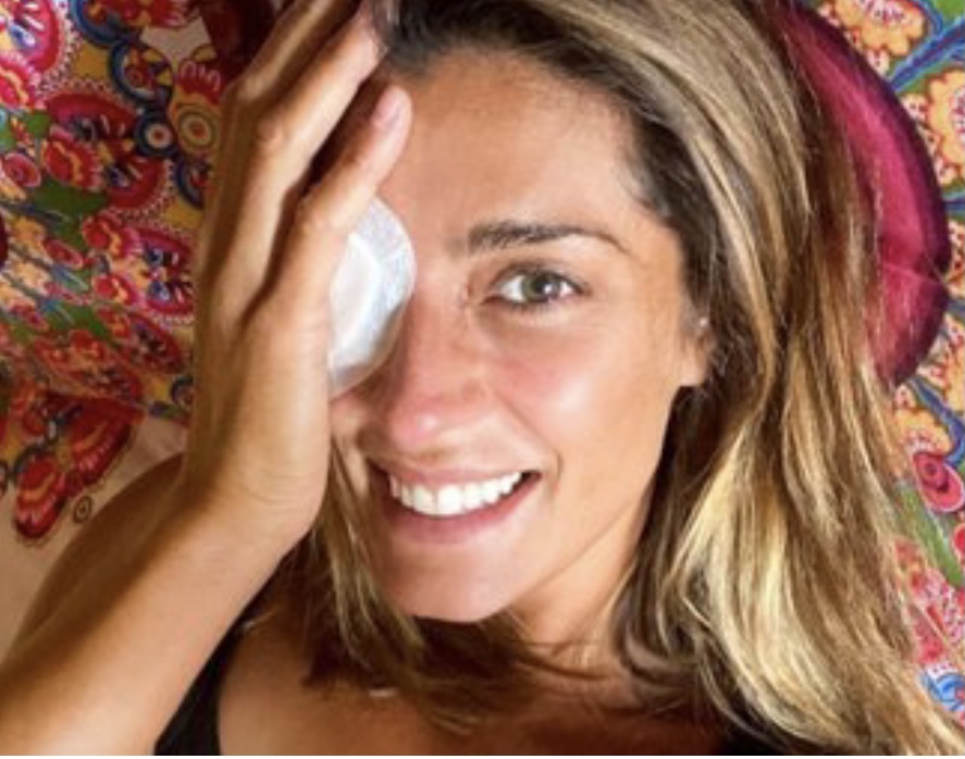 Elisa Isoardi è tornata in Italia: primo post social dopo l'addio all'Isola 