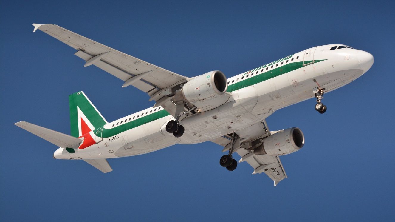 Alitalia vince in puntualità: è al top in Europa e sesta al mondo