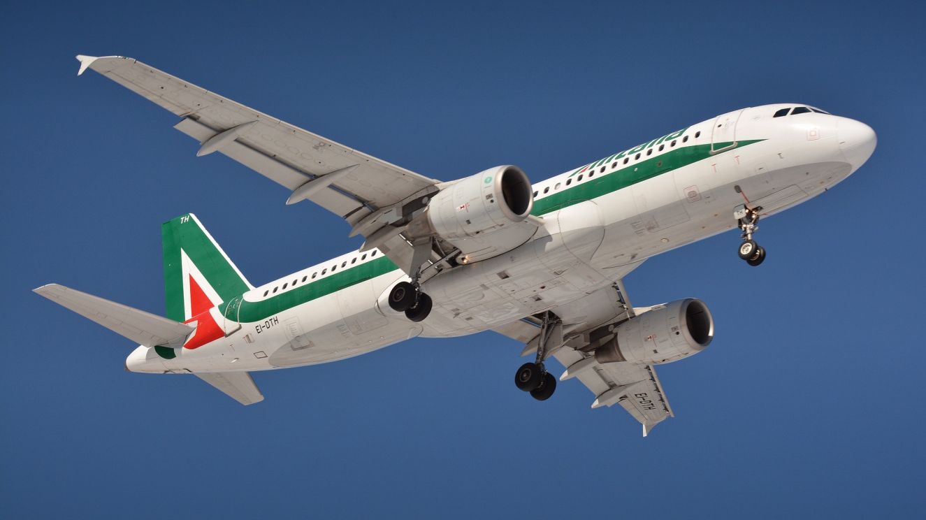 Alitalia, da Commissione Ue via libera ad aiuti per 12,8 per i danni da covid