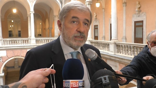 Genova, malore per il sindaco Bucci: sei costole fratturate e una vertebra incrinata