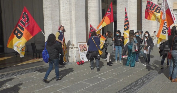 Genova e Savona, operatori sanitari e sociosanitari in piazza contro l'obbligo vaccinale