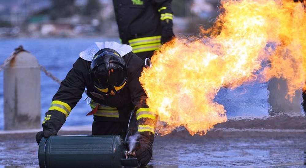 Serra Riccò, esplode una bombola del gas per un difetto a una valvola: grave una donna