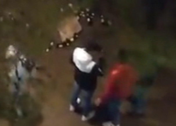 Genova, movida molesta anche a Castelletto: cori e bottiglie lanciate a terra nella notte