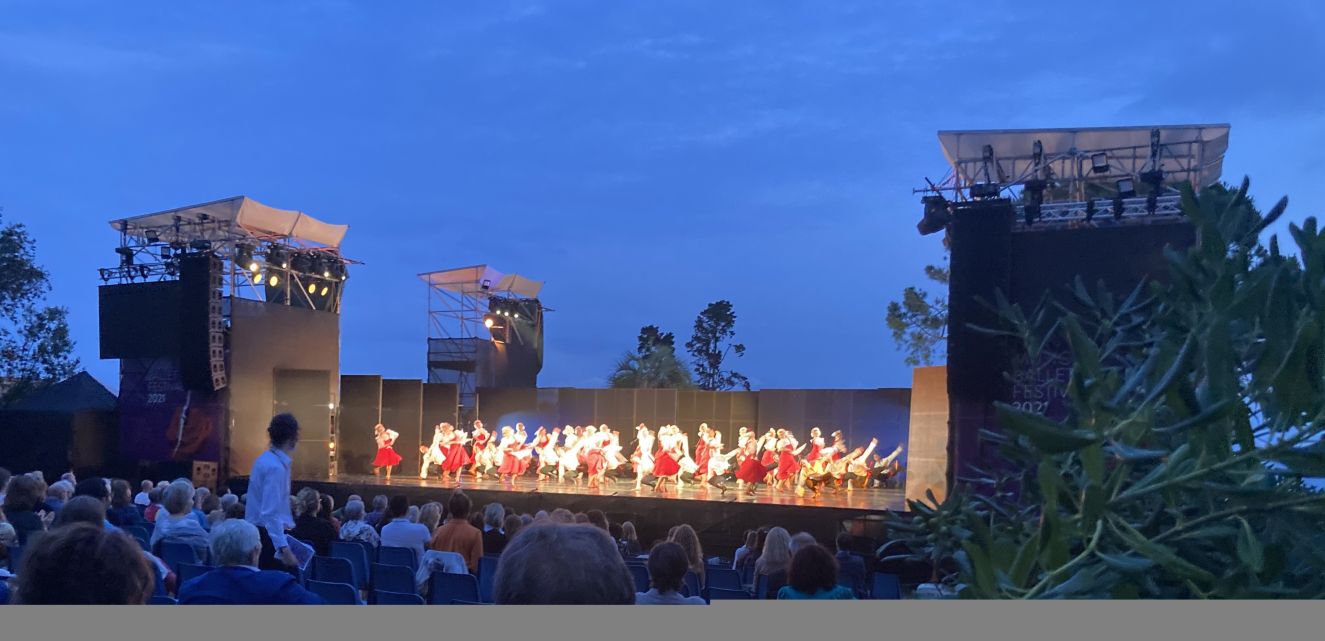Nervi Music Ballet Festival, il ballet di Igor Moiseev emoziona il pubblico ai Parchi di Nervi