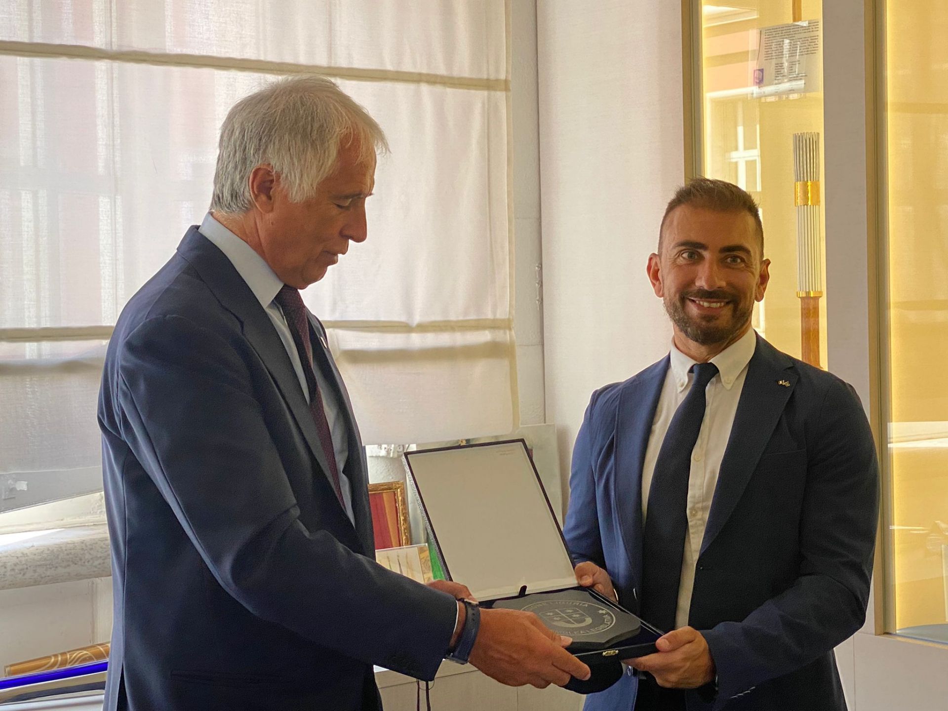 Roma, Medusei ha consegnato  il Crest del Consiglio regionale della Liguria al Comitato Olimpico regionale 
