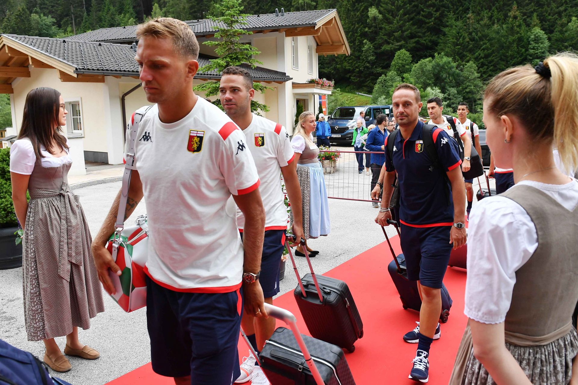 Genoa, partenza per Neustift: nel pomeriggio primo allenamento. Telenord in diretta