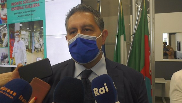 Toti: "Giusto il green pass per entrare in bar, ristoranti e mezzi pubblici"