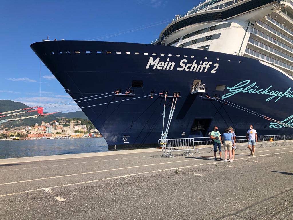 La Spezia, la ripartenza delle crociere porta anche la Mein Schiff 2