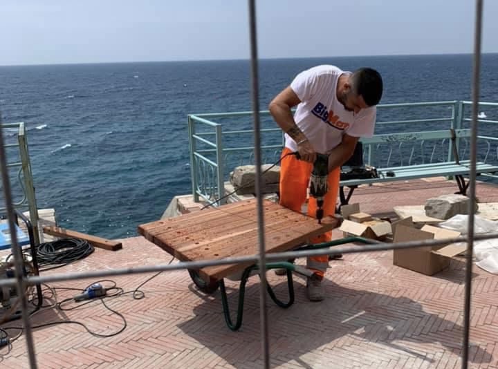 Nervi, arrivano gli scalini per il collegamento con la scogliera sulla passeggiata