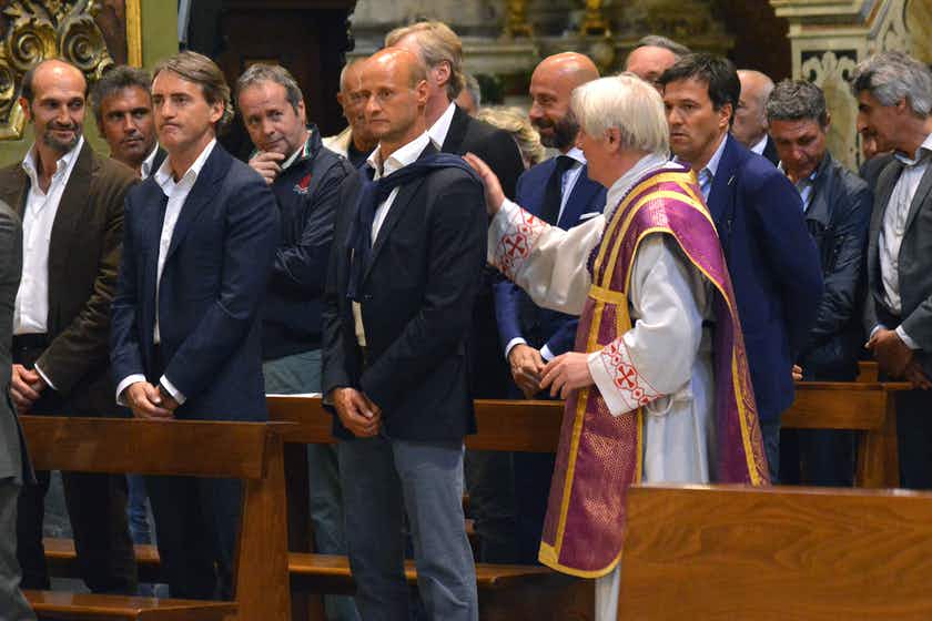 Addio a Mario Galli, storico prete legato alla Sampdoria di Paolo Mantovani