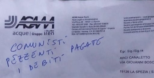Spezia, "Comunisti pezzenti, pagate i debiti": offese sulla bolletta del circolo Arci