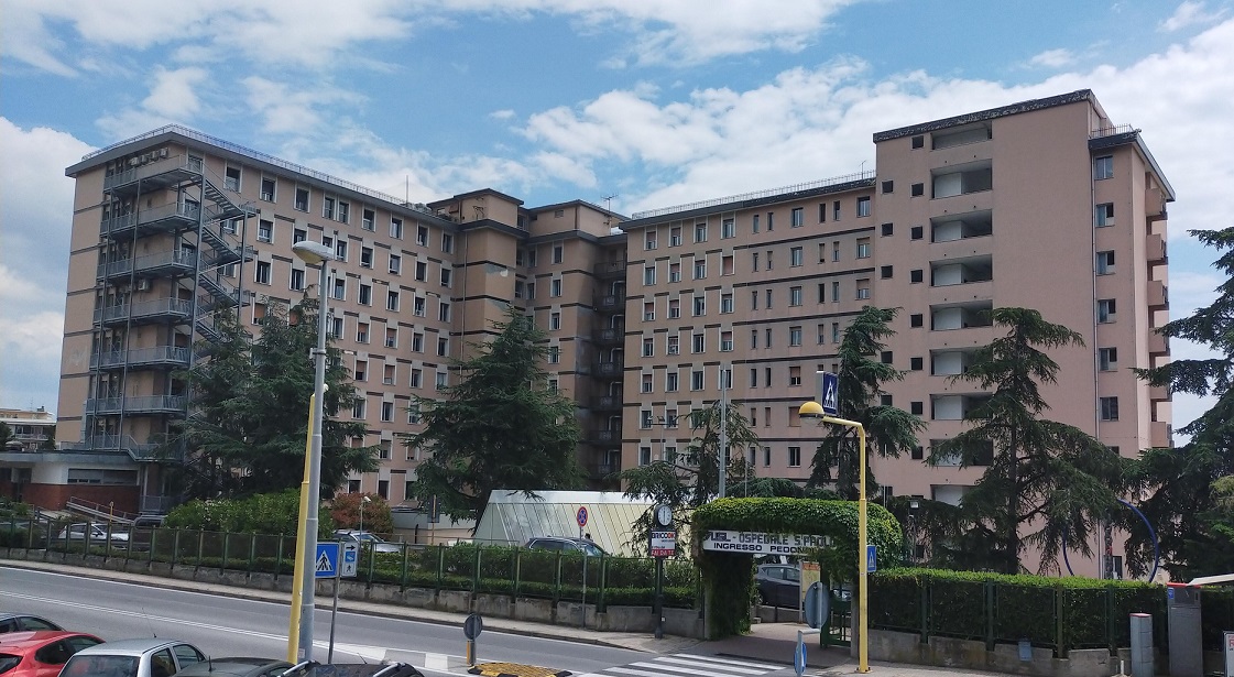 Covid, cluster all'ospedale San Paolo di Savona: un paziente positivo nel reparto di Medicina 2