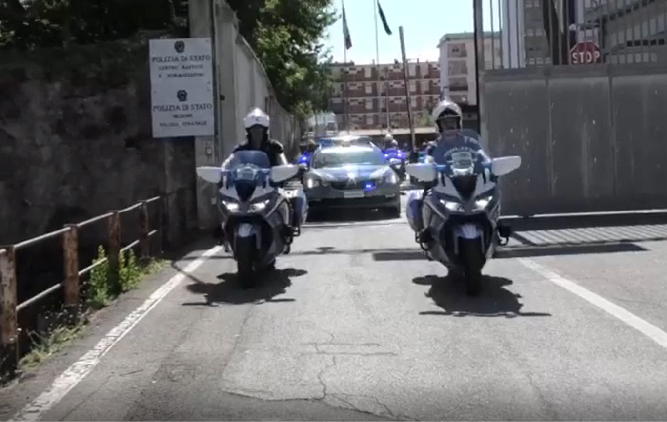 Rapinarono un genovese di 130 mila euro in gioielli: tre arresti della polizia stradale