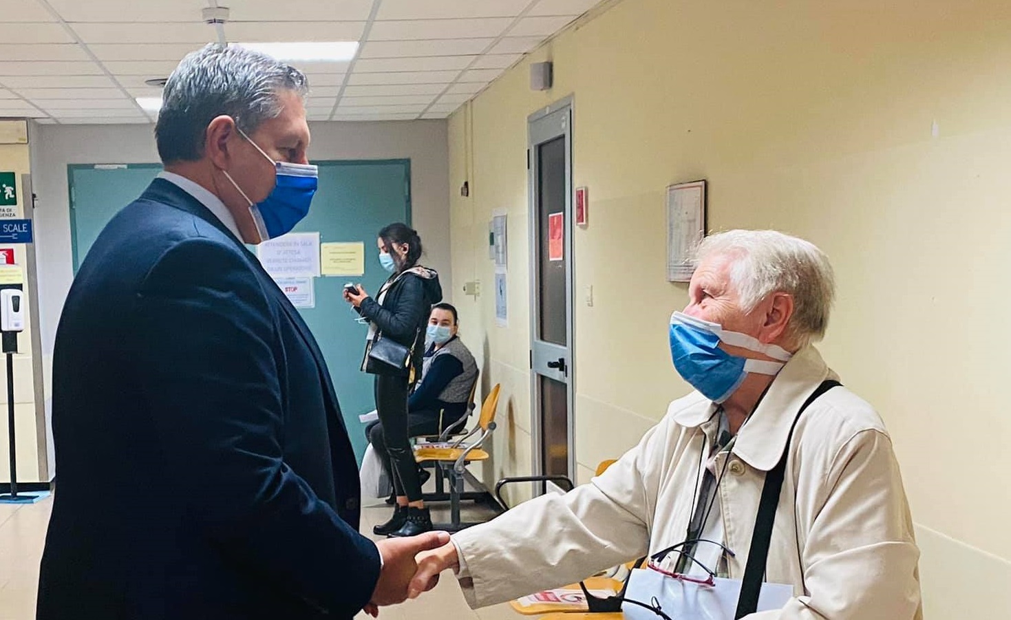 Covid, Toti: "Chiederemo al governo che le restrizioni valgano solo per i non vaccinati"
