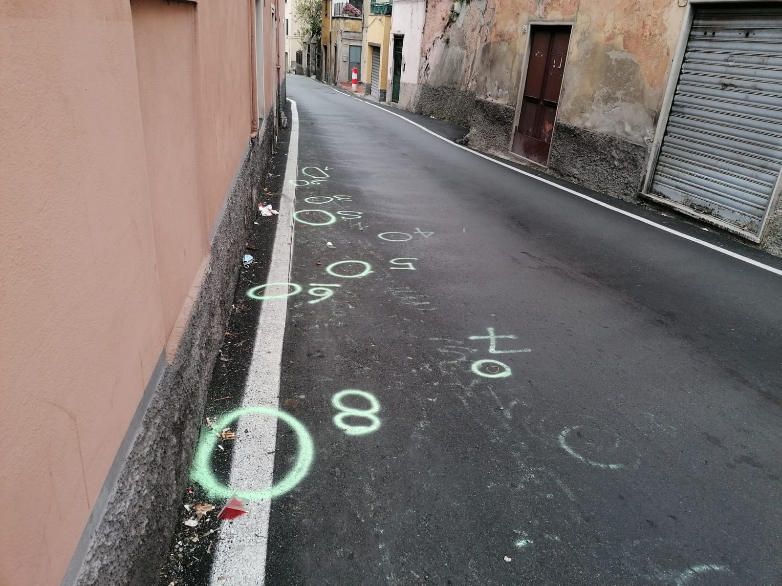 Genova, incidente in via Cadighiara: il pirata della strada racconta di aver creduto di aver urtato un cassonetto 