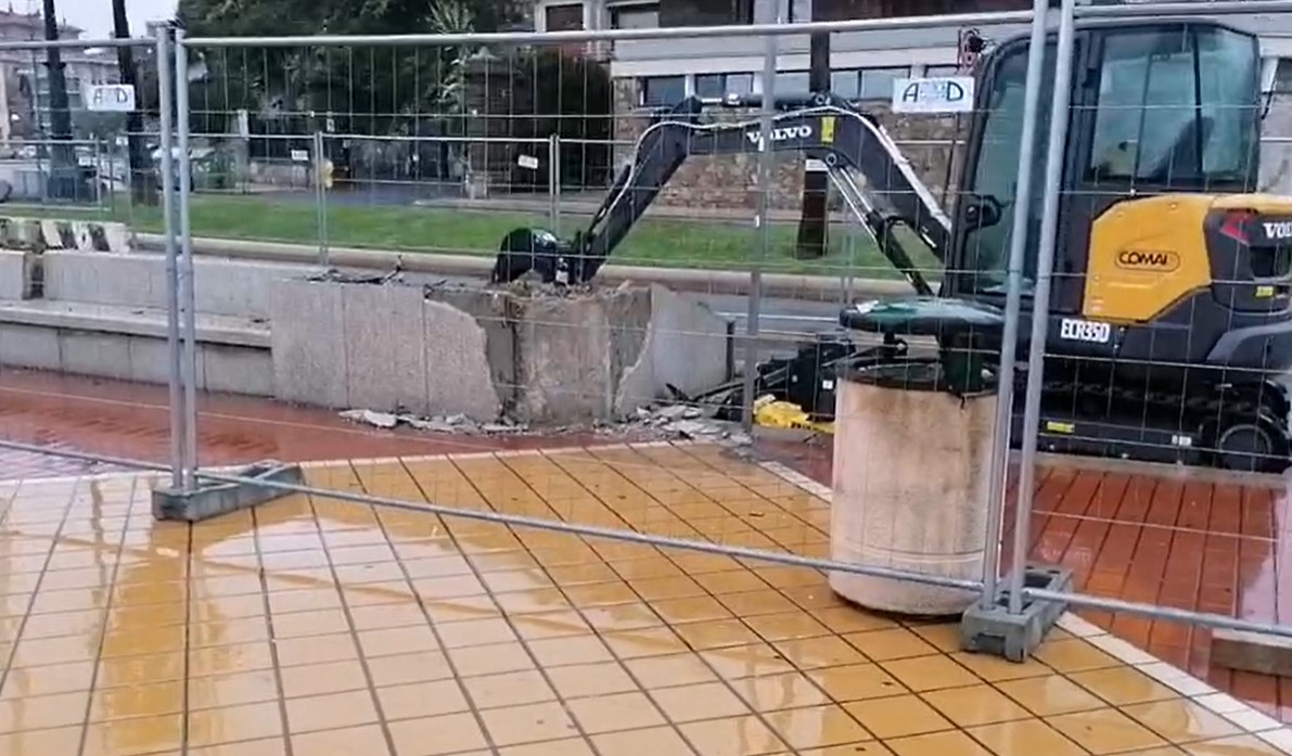 Genova, al via il cantiere di Corso Italia: iniziata la demolizione delle fioriere