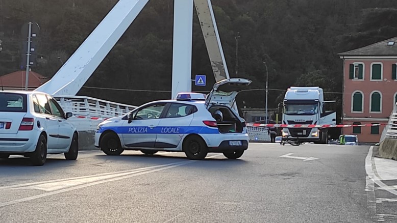 Genova, identificato l'uomo morto ieri a Bolzaneto urtato da un tir