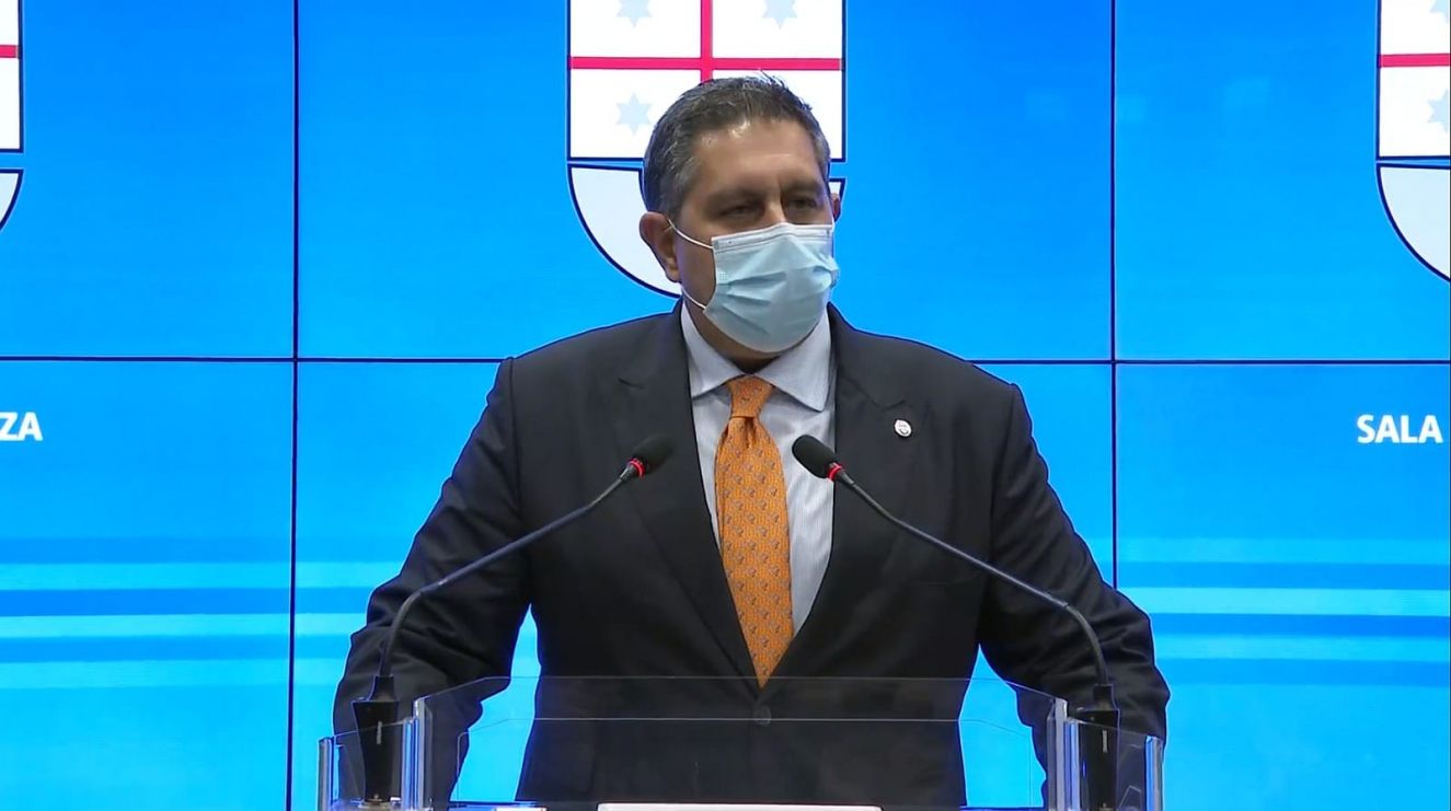 Covid, Toti: "In un mese oltre un milione di tamponi, così il sistema non regge"