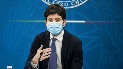 Covid, ministro Speranza: "Segnali incoraggianti, -30% di casi in una settimana"