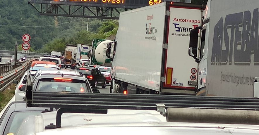 Liguria, domenica di code in autostrada. Disagi un po' ovunque