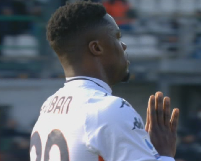 Genoa, Ekuban salta l'Inter per un infortunio muscolare. Torna Amiri