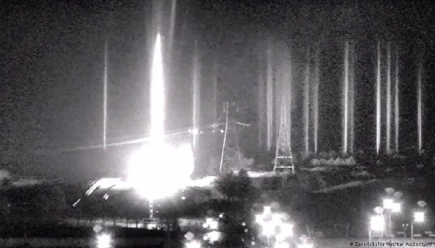 Ucraina, bombe sulla centrale nucleare. Notte di terrore in Europa e nel mondo