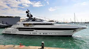 Sanremo, "congelato" il maxi yacht dell'oligarca russo Timchenko. Ieri era toccato a Mordashov