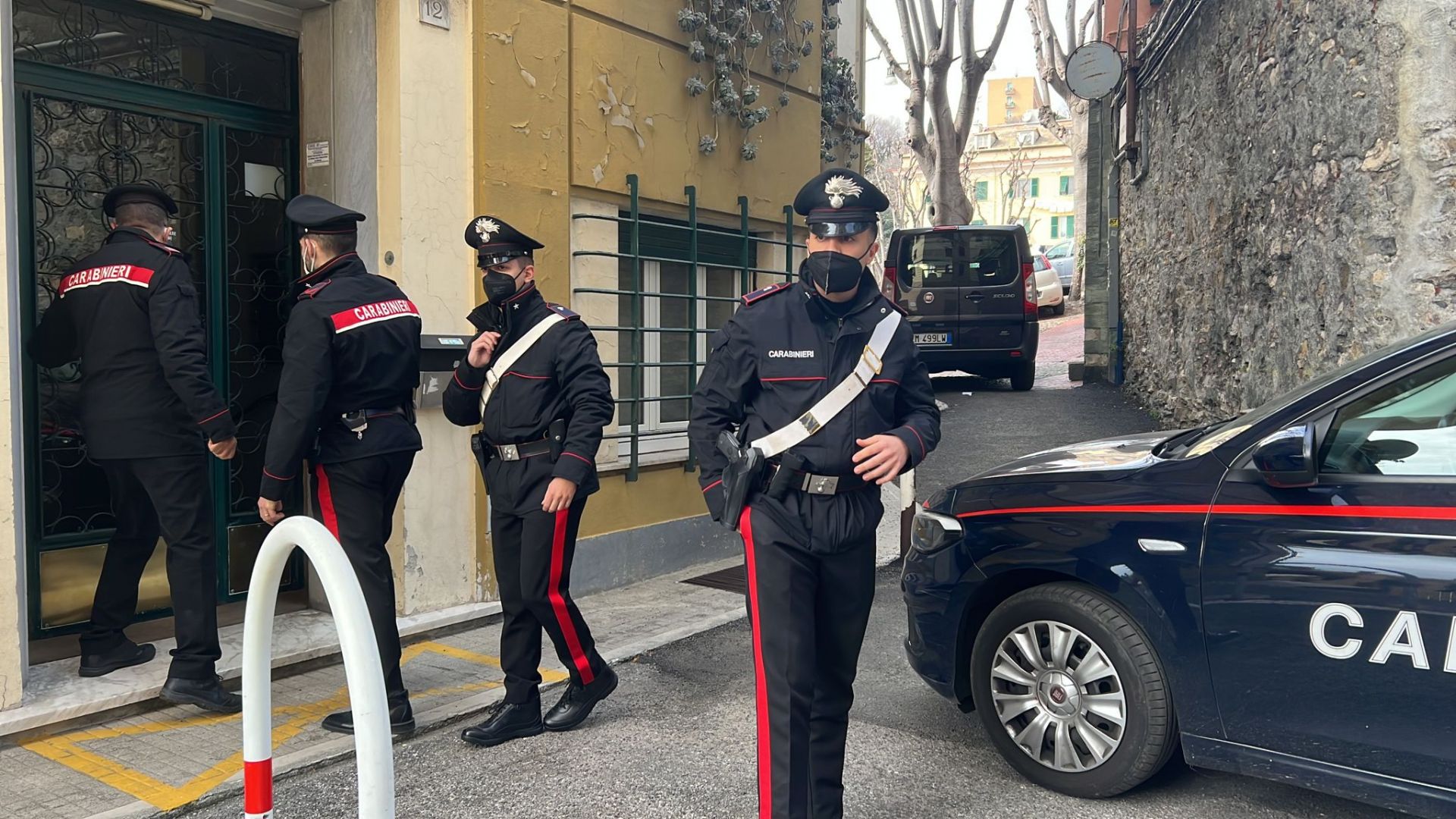 Genova, uccide la moglie e si suicida