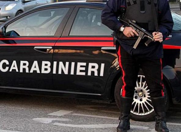 Arenzano, colpisce un uomo con un pugno e poi lo ferisce con il coltello. Denunciato