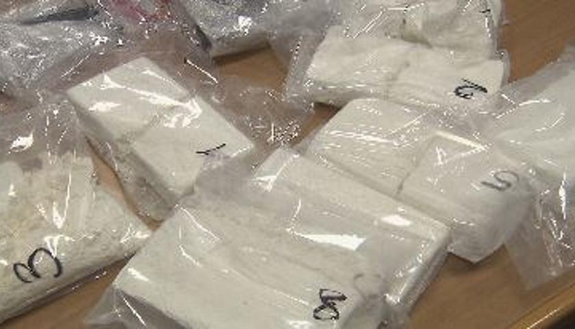 Genova, tenta di prendere 15 chili di cocaina nascosti in auto. Arrestato