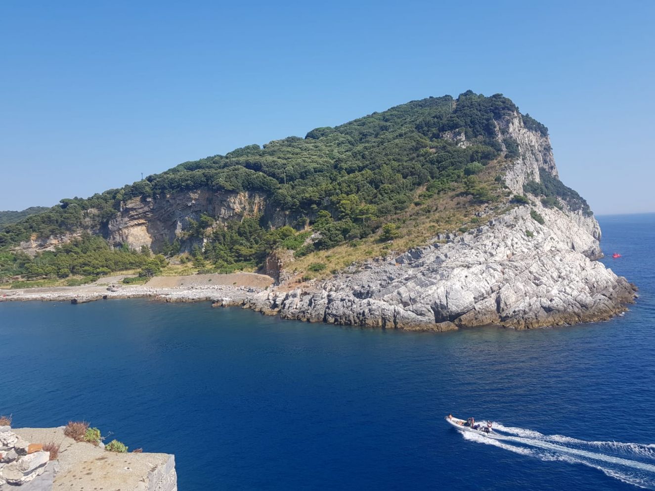 Isola Palmaria, disinnescate due mine con 400 chili di tritolo