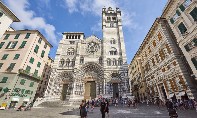 Genova, i profughi ucraini protagonisti domani del rito della "lavanda dei piedi" in Cattedrale