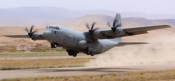 Genova, volo d'emergenza nella notte per portare un bambino al Gaslini