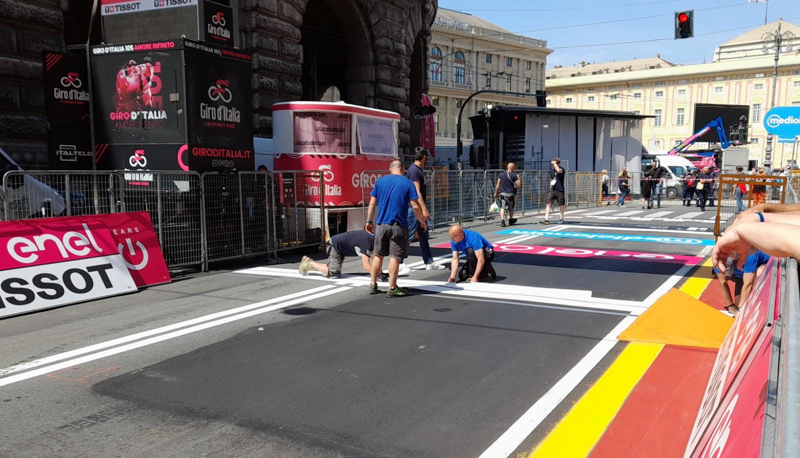 Giro d'Italia: posizionata la linea del traguardo su via XX Settembre