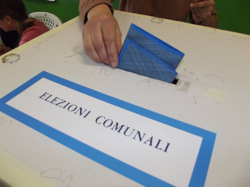 'Spezia Bene Comune', atti vandalici ai manifesti. Sommovigo: "Attacchi continui alla coalizione"