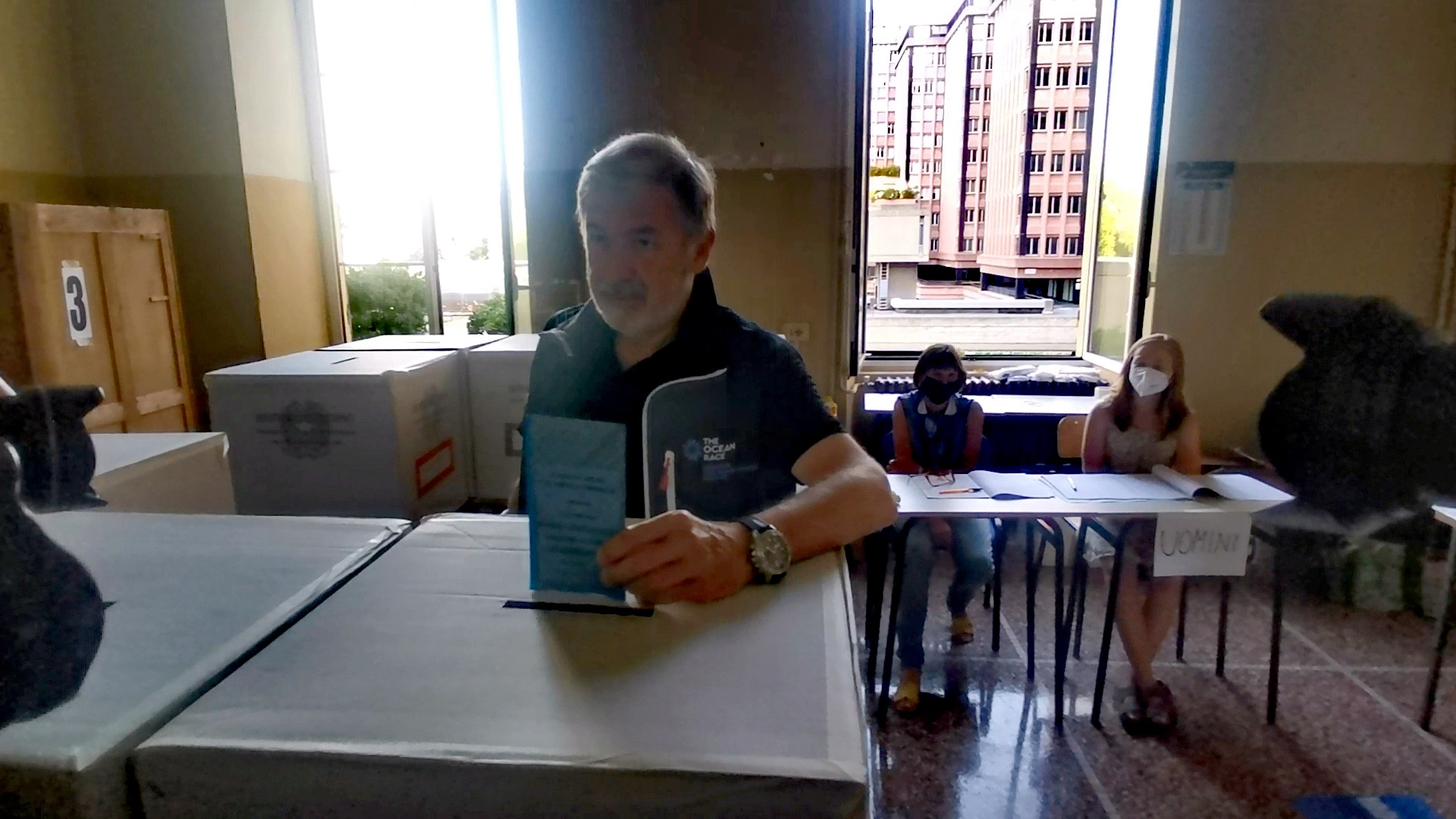 Elezioni 2022, Genova: Bucci vota di buon mattino