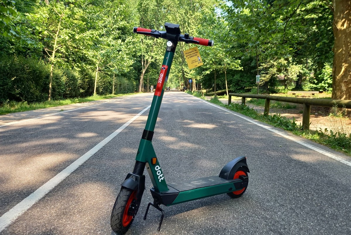 Più sicuri e tecnologici, ecco i nuovi monopattini Dott a Milano