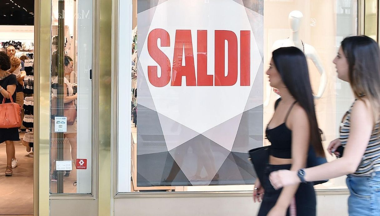 Genova, sabato iniziano i saldi. Confesercenti: "Troppo presto"