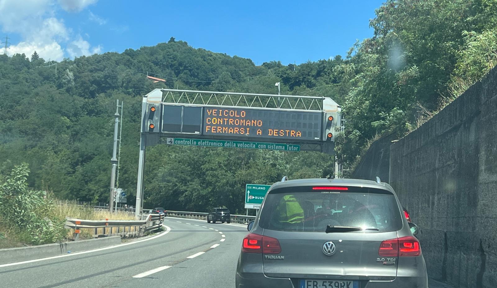 Autostrada A7, Busalla: veicolo contromano, panico fra gli automobilisti, ma è un falso allarme