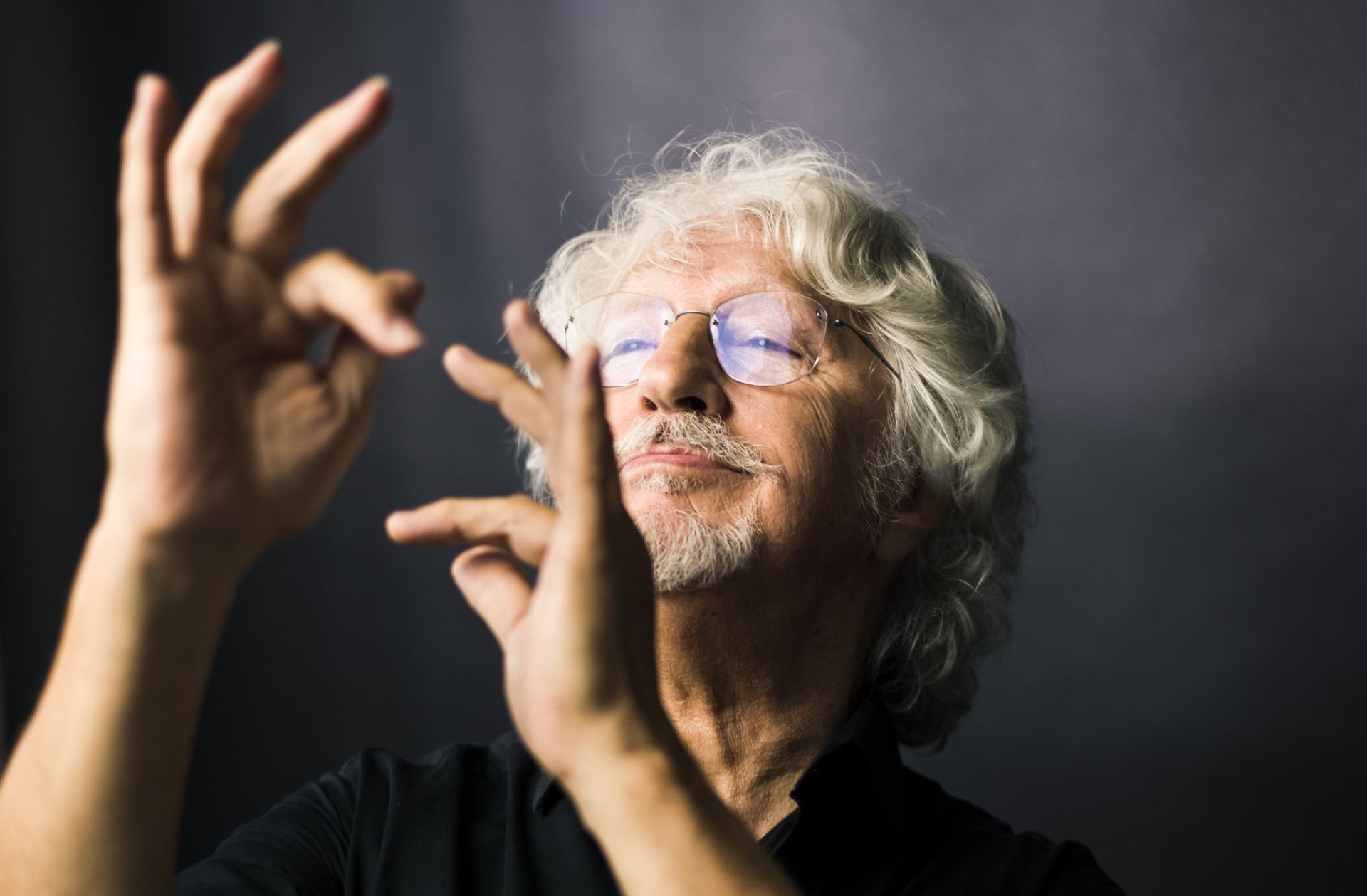 Scomparsa Vittorio De Scalzi, il Club Tenco: "Artista generoso nello spendersi ogni volta venisse richiesto il suo talento"