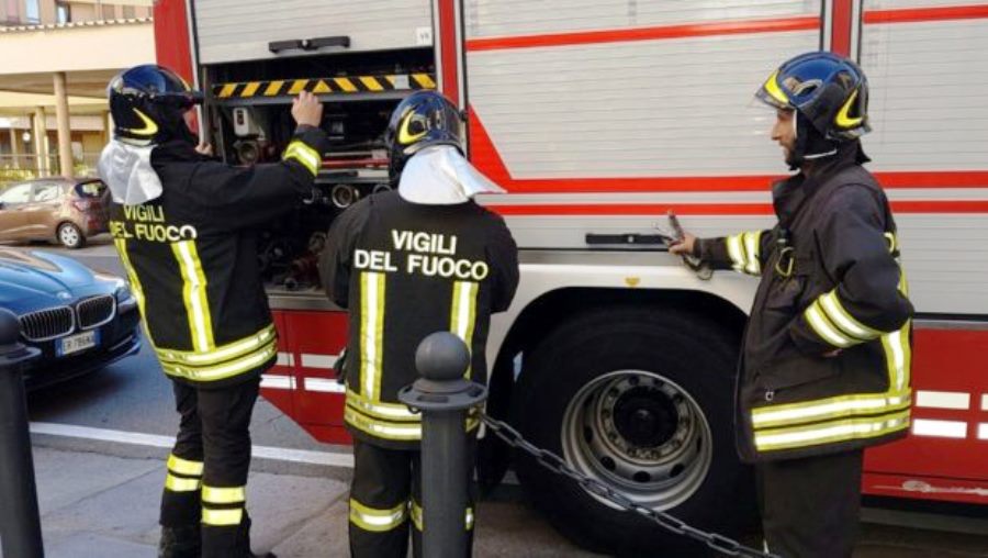 Genova, si ribalta con l'auto in corso Torino: diversi traumi ma non è grave