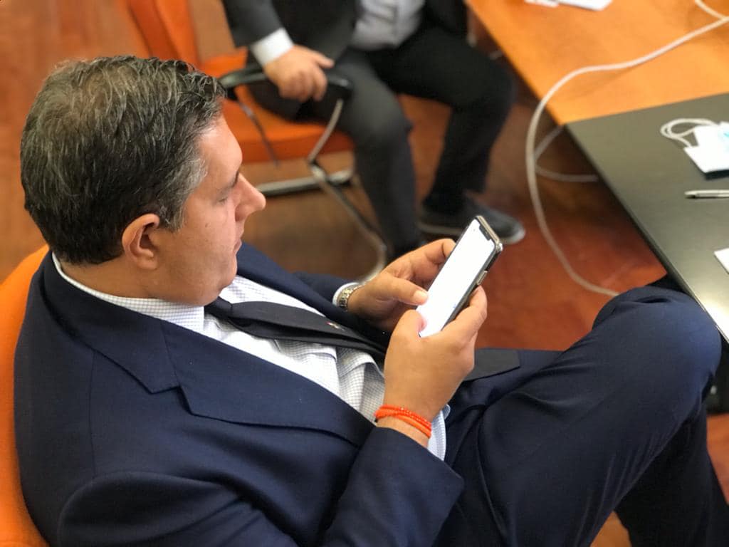 Elezioni, Giovanni Toti sbarca su Tik Tok con i 'Tik Totik': "Parlerò ai giovani, ma non mi vedrete ballare"