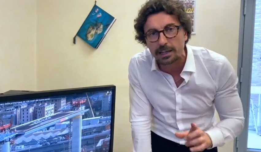 Elezioni, Toninelli lascia al Mov5s il plastico del ponte di Genova