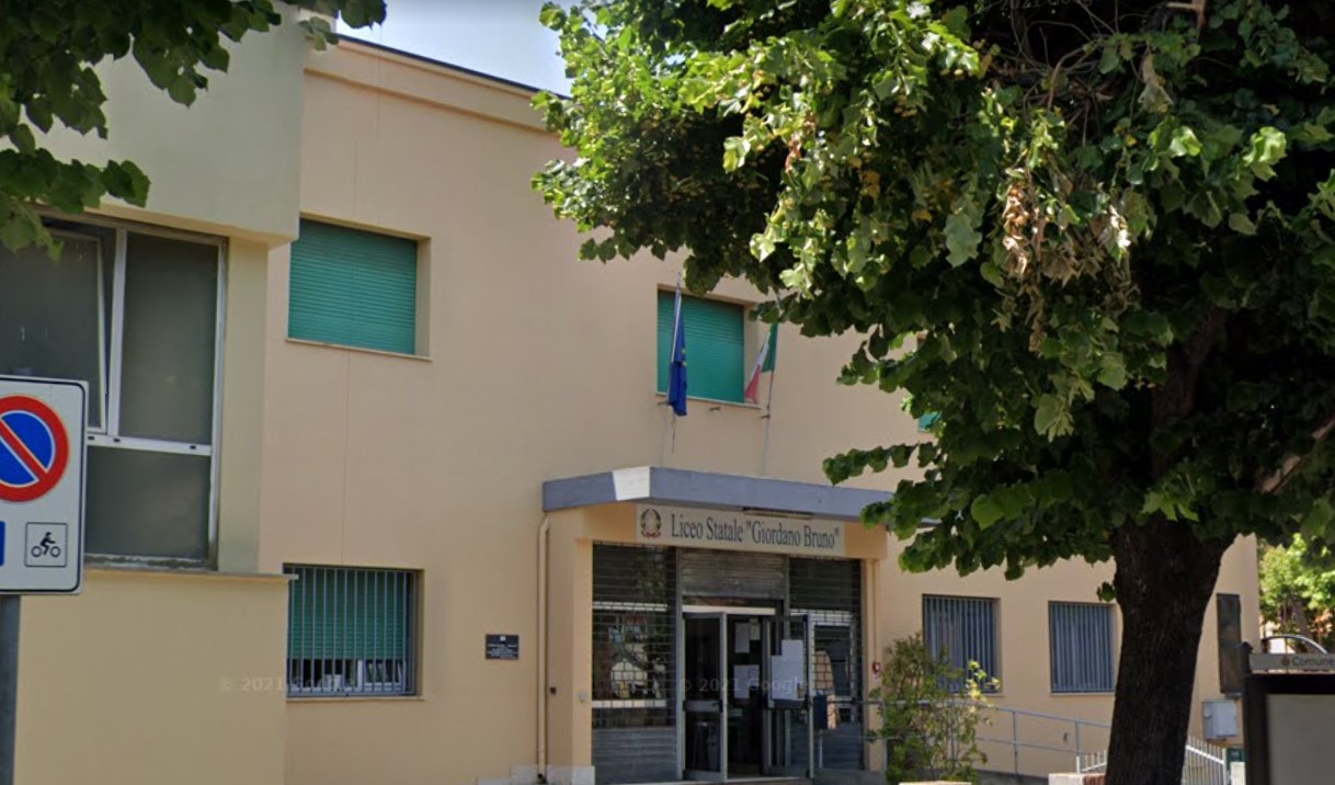 Albenga, controllo antidroga a scuola: trovati oltre 5 grammi di hashish
