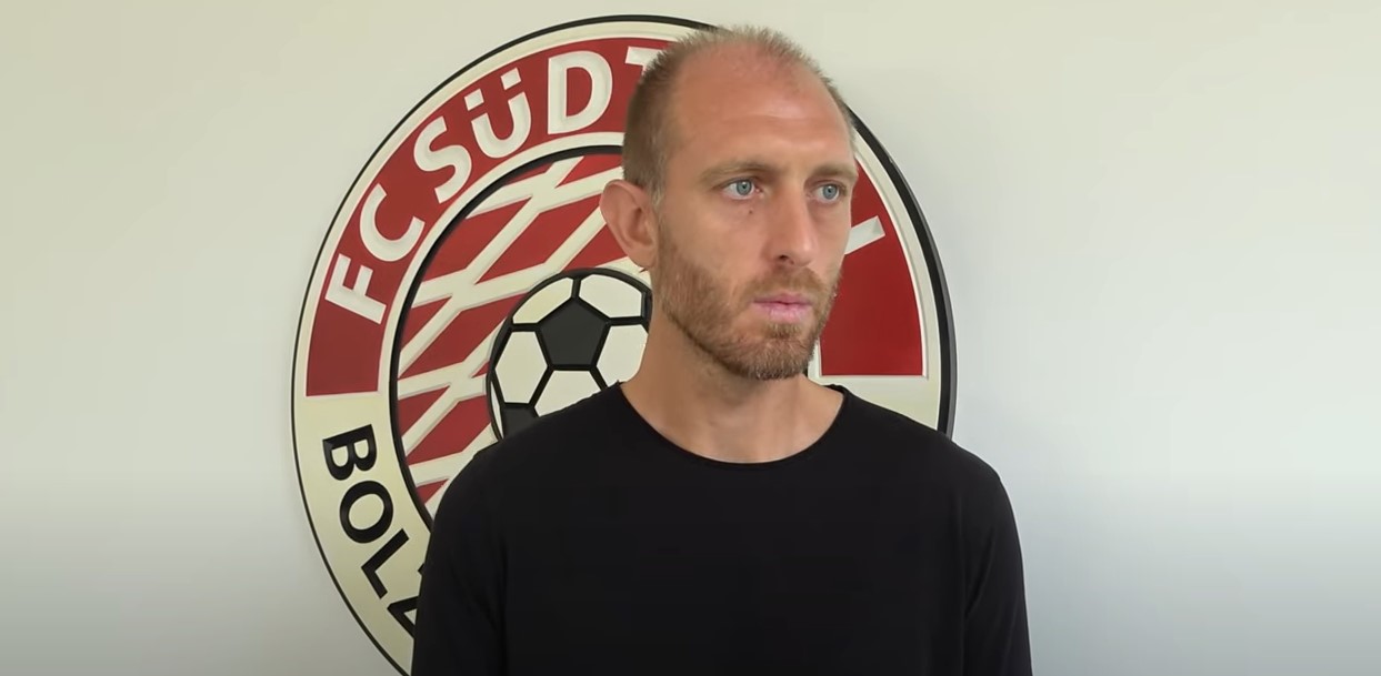 Genoa, l'ex Masiello minacciato sui social: salterà Bari-Sud Tirol