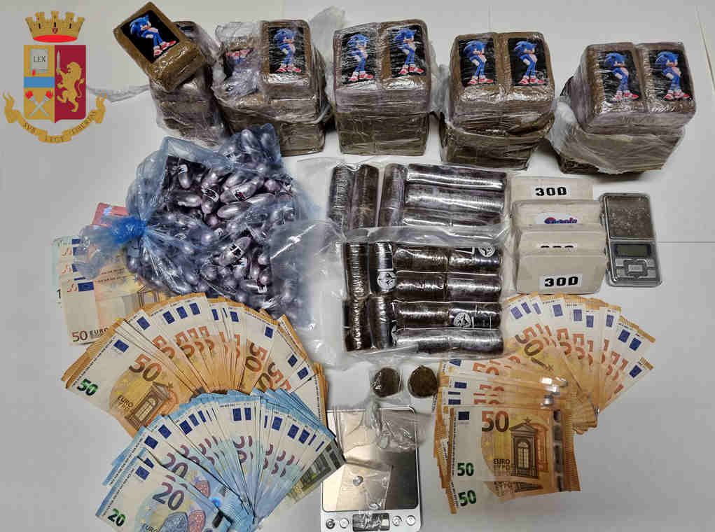 Chiavari, arrestata coppia di fidanzati: avevano 7 chili di hashish in casa